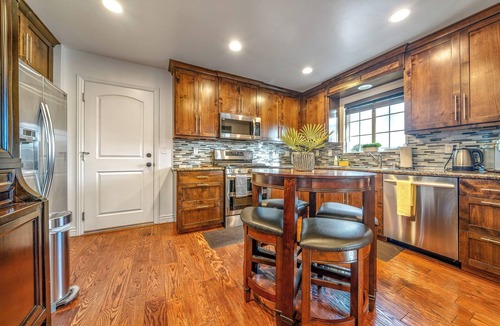 Seaside House | Seaside 3BR for 8 with Putting Green by Del Monte