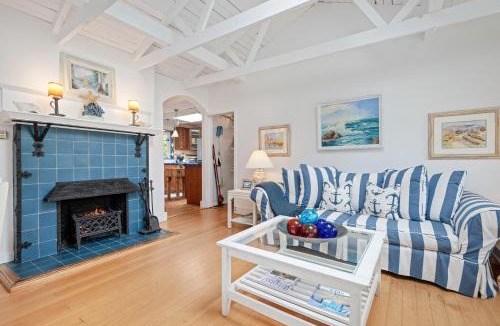 Montecito Villa | Seaside Cottage by Paradise Retreats