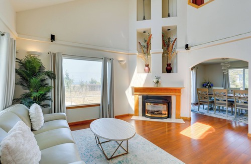 Eureka House | Seaside Eureka Vacation Rental w/Bay Views!