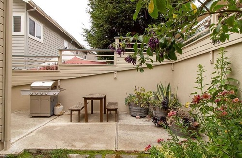 Marine Terrace House | Seaside Serenity ~ 3 KING, 2 Queen, Walk 2 Blocks 2 Ocean & Tide Pools!