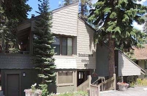 Mammoth Lakes Condo | Seasons 4 164 is a newly remodeled corner condo close to Village, Canyon Lodge and Lakes