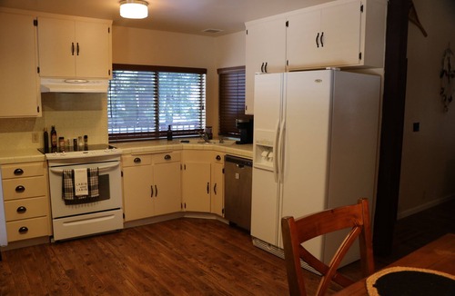 Sierra Cedars Cabin | Secluded Cabin at Shaver Lake – Quiet, Private & Family Friendly