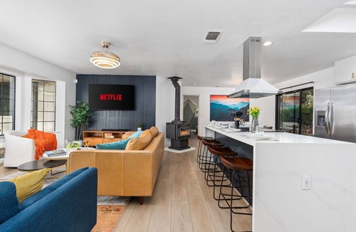 Oakhurst House | Secluded Haven Views -Spa/Arcade/EV charger near Yosemite