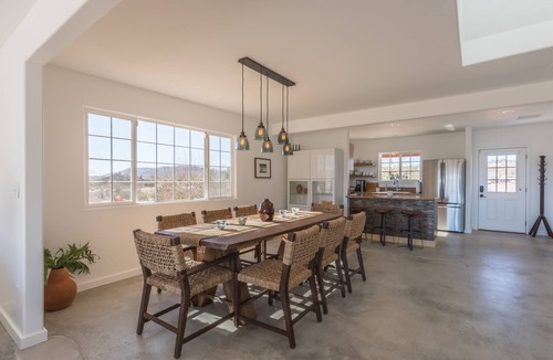 Joshua Tree House | Secluded home - grand views, hot-tub & cowboy dip