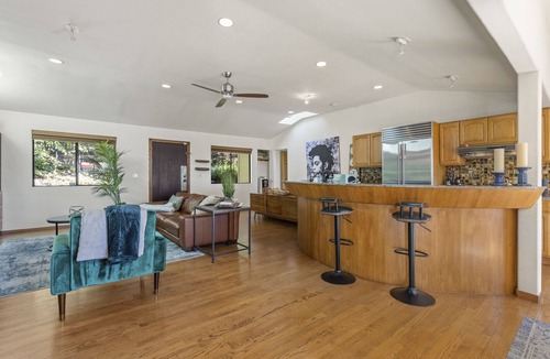 Merriewood House | Secluded Luxury home in Montclair Hills