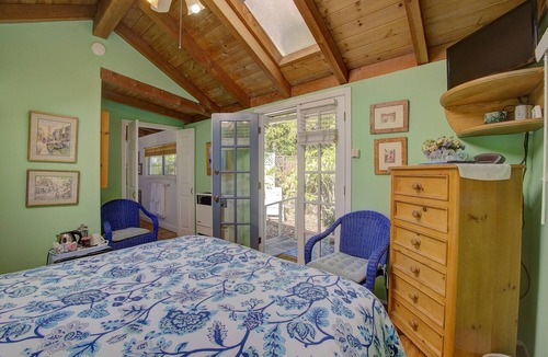 Oak Park Bed & Breakfast | Secret Garden Inn and Cottages