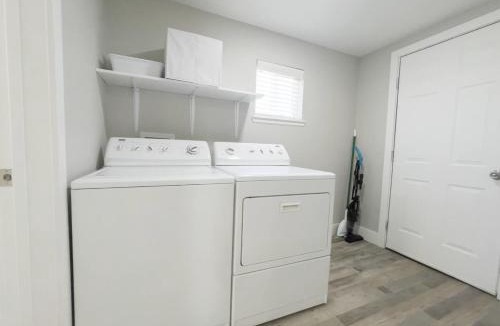 Visalia House | Sequoia Living Pet Friendly with Fenced Yard