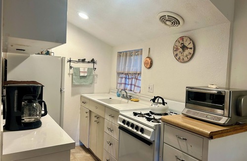California Hot Springs Cabin | Serene 1-bedroom cabin in California Hot Springs perfect for relaxing