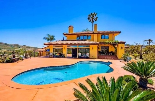 Temecula Villa | Serene 4-bedroom Hilltop Villa with breathtaking views
