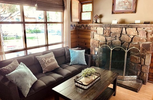 Big Bear Lake Cottage | Serene and Cozy Cottage in Big Bear California, Perfect for a Weekend Getaway from San Bernadino