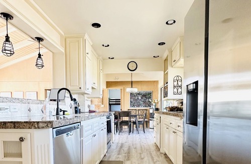 Friant Cottage | Serene get away at Millerton Lake - Instagram worthy views - 3 National Parks
