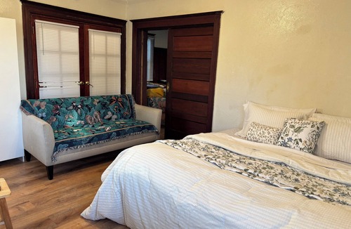 Ralph Bunche Bed & Breakfast | Serene Postpartum Retreat: Nurturing Space for New Mothers hosted by QCCS