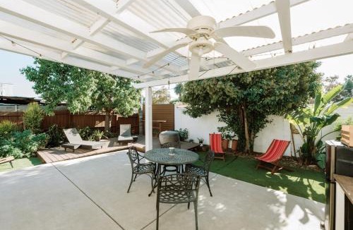 Silver Lake Apartment | Serene Silver Lake 1 bedroom 1 bathroom Back house With Private Backyard