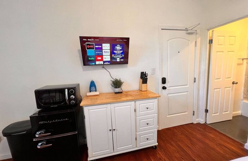 Westlake Apartment | Serene studio with AC in charming Los Angeles neighborhood