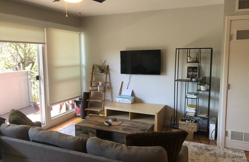 Burlingame Park Apartment | SFO | Dtown Burlingame| Kitchen Island | Privacy