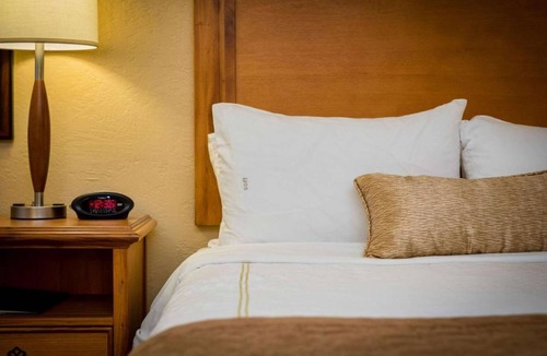 Millbrae Hotel | SFO El Rancho Inn | Free Breakfast. Near Airport