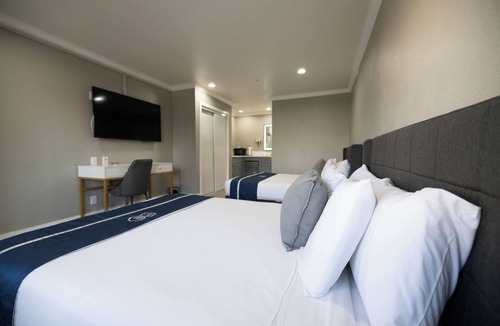Alhambra Hotel | SGV Quadruple Room + Explore Disney & Downtown LA