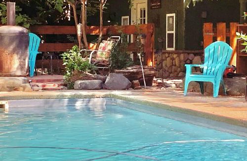Miramonte House | Shady Creekside Cabin