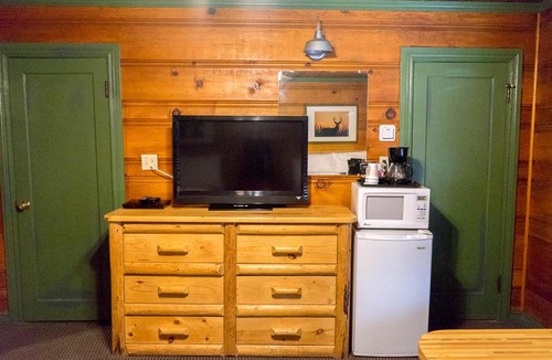 Shaver Lake Hotel | Shaver Lake Village Hotel
