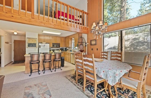 Strawberry House | Shelton Family Cabin