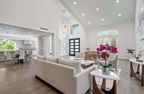 Sherman Oaks House | Sherman Oaks 5BR | Valley Views + Fireplace | C&C