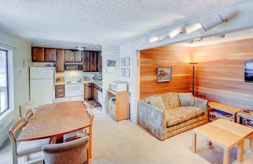 Mammoth Lakes Condo | Sherwin Villas #63 | Private Deck & Near Lakes