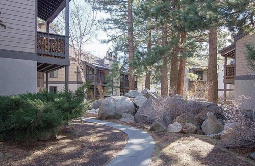 Mammoth Lakes Condo | Sherwin Villas #63 | Private Deck & Near Lakes