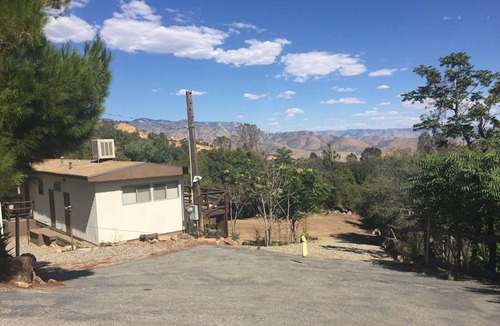 Wofford Heights Cabin | Shirley Creek Mountain Oasis: Special Discounts!