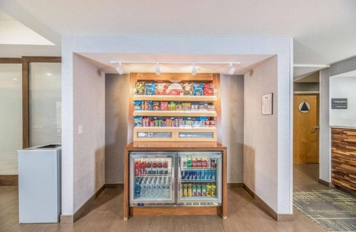Hayward House | Shops and fun near Oakland Airport