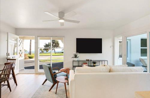East Mesa House | Shoreline Cottage