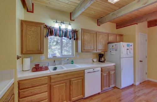 Groveland Cabin | Sierra Breeze - Your Yosemite Adventure Base Camp In Pine Mountain Lake