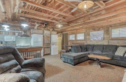 Big Creek Cabin | Sierra Mountain nest