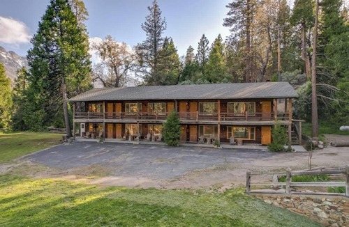 Springville Apartment | Sierra Vista Room 8 Camp Nelson Lodge, Remote Stay