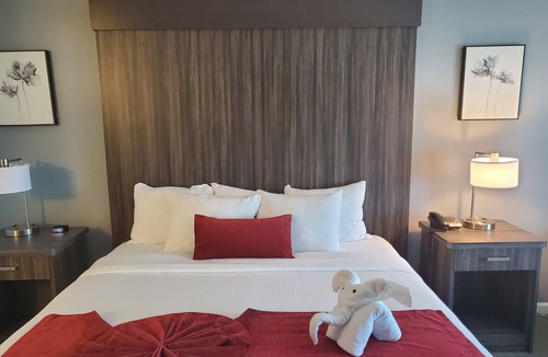 Hanford Hotel | Signature Hotel by Tachi