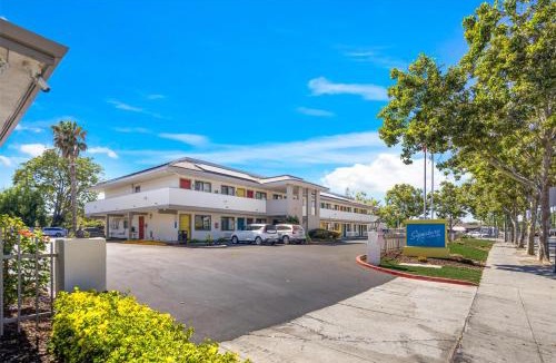 San Jose Hotel | Signature Inn San Jose