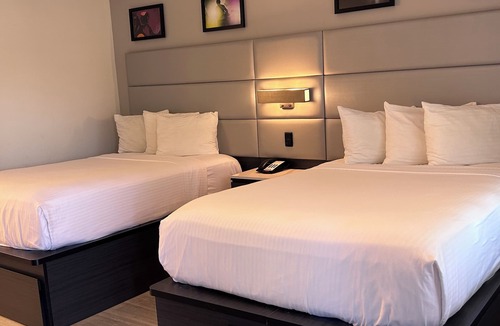 Newhall Hotel | Signature Inn Santa Clara