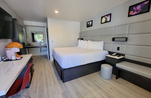 Newhall Hotel | Signature Inn Santa Clara
