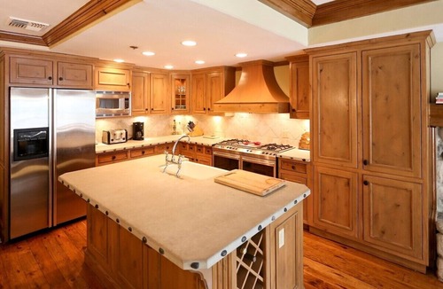 Mammoth Lakes Condo | Silver Bear #36 -Steps to Canyon Lodge! Luxurious & Fully Updated, 2 Bedroom/2 Bath Condo