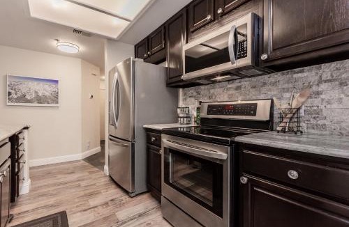 Mammoth Lakes Apartment | Silver Bear #37 Condo
