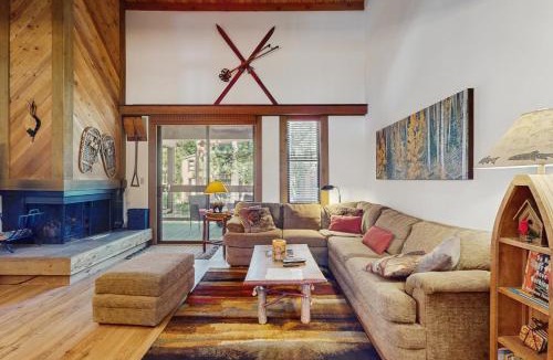 Truckee Apartment | Silver Strike at Northstar