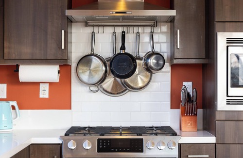 Silver Lake House | Silverlake Sunset Treehouse Art-Filled Escape w/Jacuzzi + Sauna | AvantStay