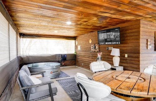 Keene House | ‘Simple Life Ranch’ w/Hot Tub & Sauna in Keene!