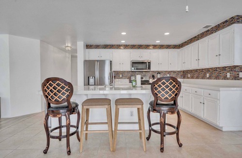 Temecula House | Single Fam Home｜Mainfloor Bedroom｜Garage Access｜Spacious Living Room #42192