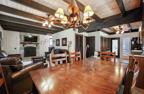 Sierra Cedars Cabin | Sister Bear Cabin with Treetop Views &Deck