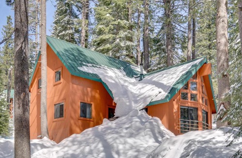 Pla-Vada Woodlands House | Ski, Hike & Fish: Cabin w/Deck in Soda Springs!
