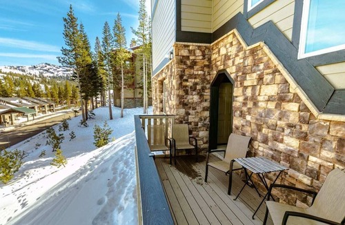 Kirkwood Cottage | Ski-in 1 bedroom @ Kirkwood “Caples Cottage”