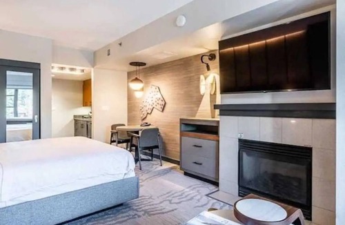 Mammoth Lakes Resort | Ski-in/out at The Mammoth Monache Resort