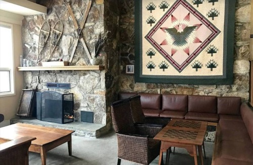 Tahoe Village Apartment | Ski In/Out Eagles Nest Lodge - Studio 2B