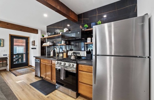 Tahoe Village House | Ski In/Out | Hot Tub & Slopeside Views | Sleeps 4