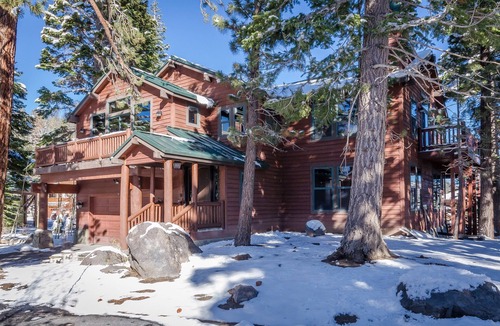Mammoth Lakes House | Ski-in/Ski-Out 5 Bedroom Luxury Home